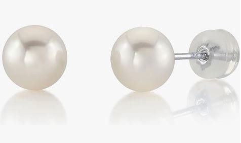 A Timeless Touch to Any Look: Introducing Pearl Earrings.