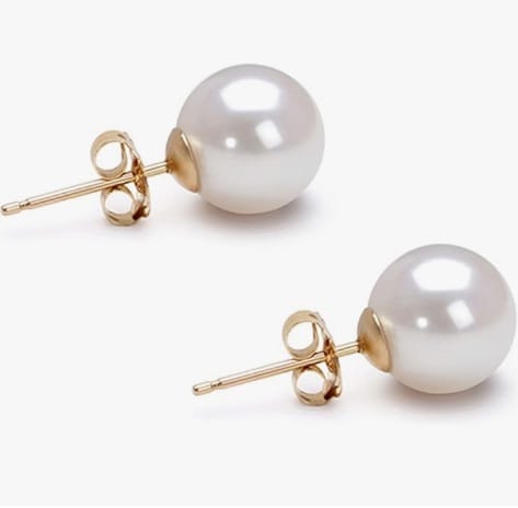 A Timeless Touch to Any Look: Introducing Pearl Earrings.