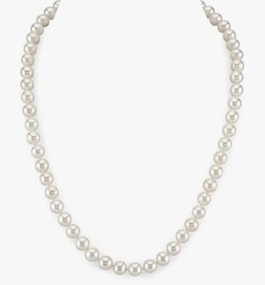 Elevate Every Outfit With the Timeless Elegance of a Pearl Necklace!