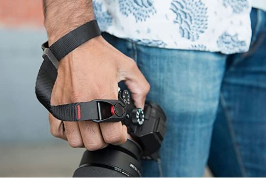 Best Camera Straps to Carry Your Valuable Camera Safely!